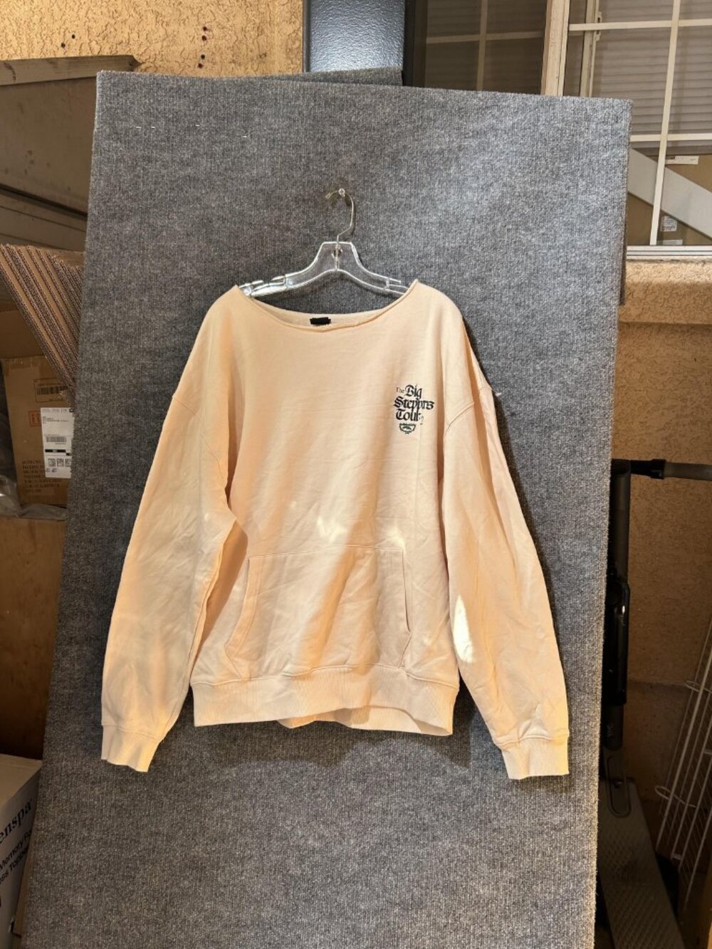 Oklama Sweatshirt Mens 2XL Beige Pullover Fleece Big Steppers Tour 2022 Graphic